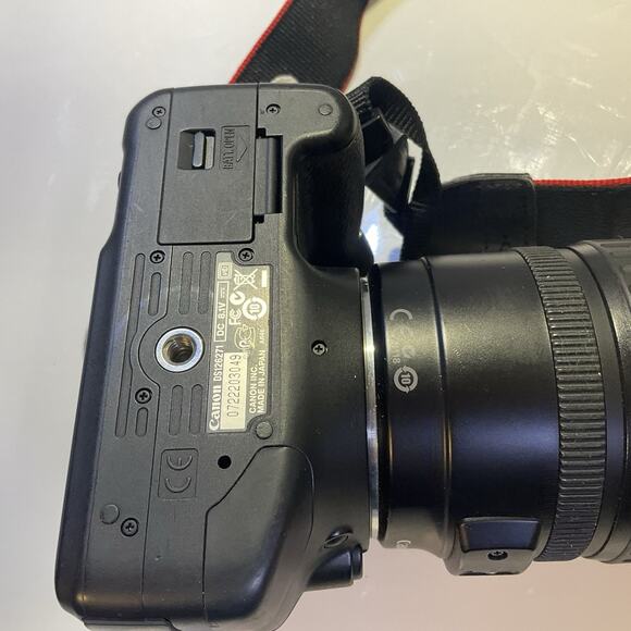 Canon EOS Rebel T2i DSLR Camera w/ Zoom EF 28-135mm IS 1:3.5-5.6 Lens Complete - Picture 8 of 10